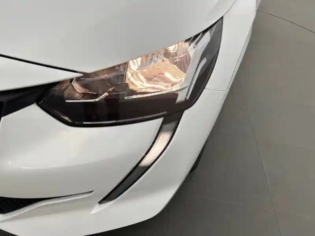Peugeot 208 puretech 75 s&amp;s bvm5 — photo 16