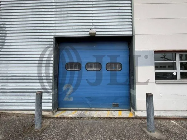Local d'activité 376 m²