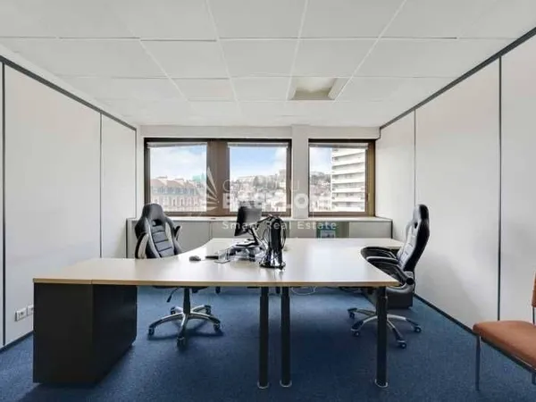 Bureaux 2 pièces 532 m²