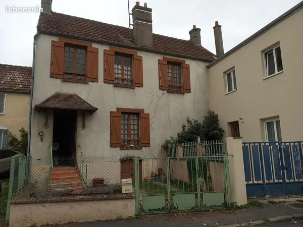 Maison de ville 5 pièces avec jardin et dépendance
