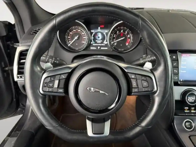 Jaguar F-Type coupe 3.0 v6 suralimenté 380ch awd bva8 — photo 12