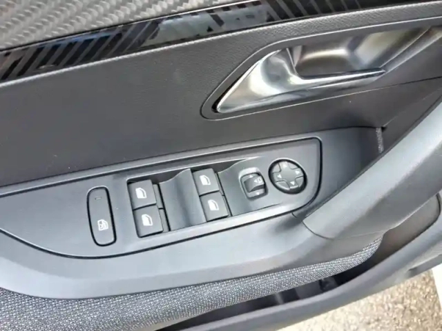 Peugeot 2008 100 s&amp;s bvm6 — photo 25