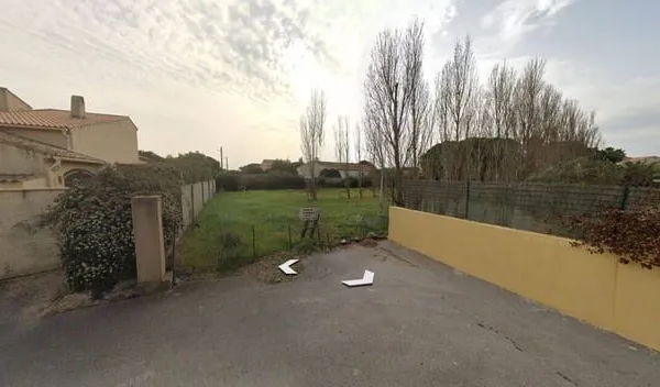 Terrain 658 m²