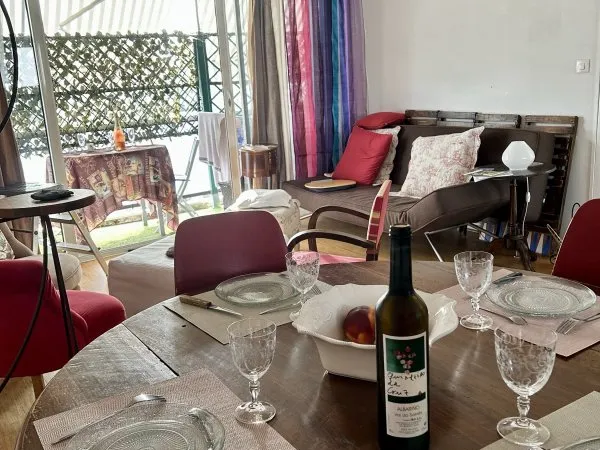 Appartement double, 176 m2, 6 chambres, 2 cuisines, lumineux, balcon, parking, sécurisé, proche de t
