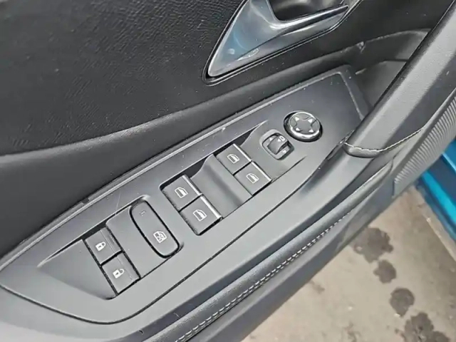 Peugeot 408 phev 225 e-eat8 — photo 23