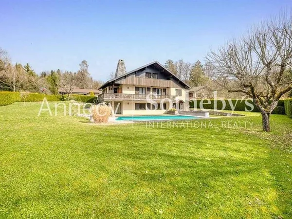 Maison 7 pièces 206 m²