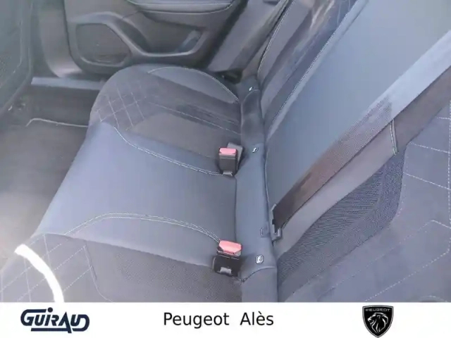 Peugeot 2008 electrique 136 ch — photo 11
