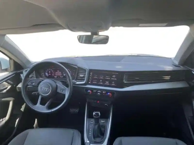 Audi A1 30 tfsi 110 ch s tronic 7 advanced — photo 8