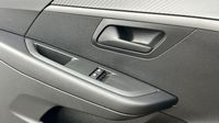 Peugeot 208 Like PureTech 75 S&S BVM5 — photo 19