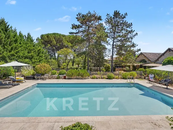 Elégante Propriété familiale avec piscine