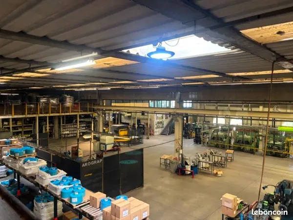Local d'activité 7 340 m²