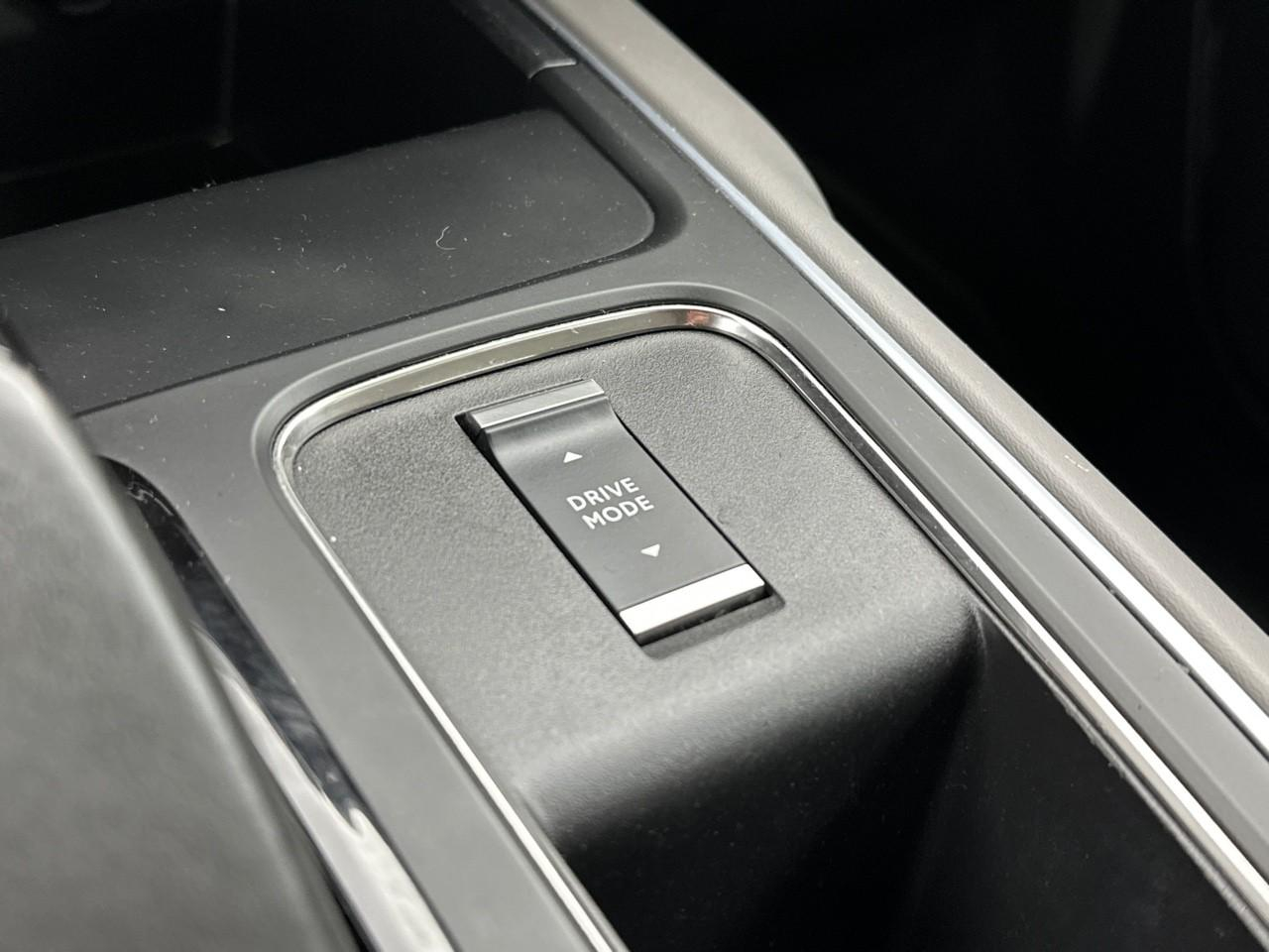 Citroën C5 Aircross hybride rechargeable 225 s&s e-eat8 c-series — photo 31