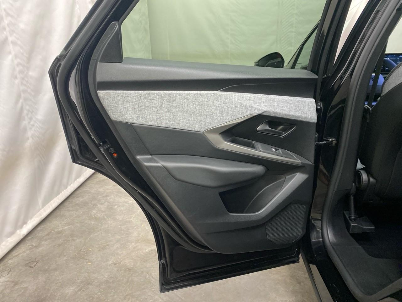 Peugeot 3008 hybrid 145 e-dcs6 allure — photo 27