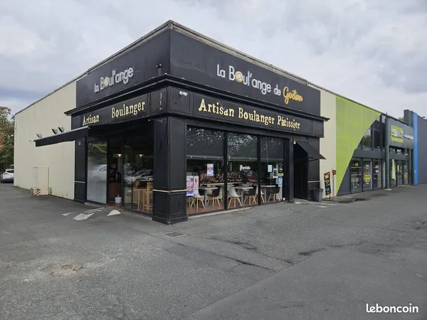 Local commercial 320 m² Saintes