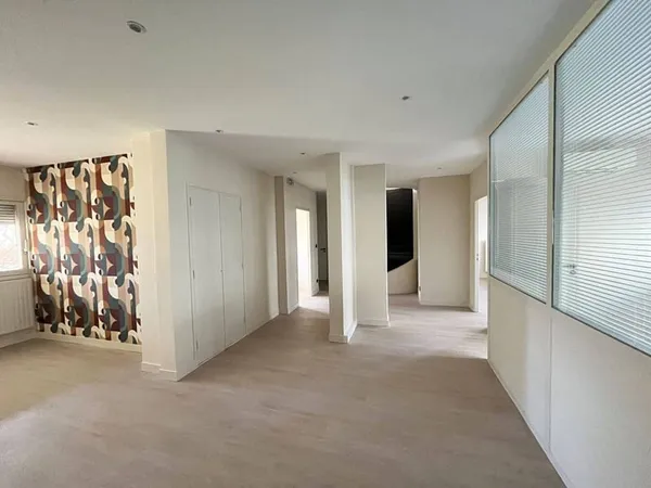 Bureaux 85 m²