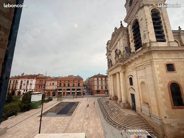 T2 Non meublé - 56m2 - Hyper Centre/ Vue exceptionnelle Cathédrale