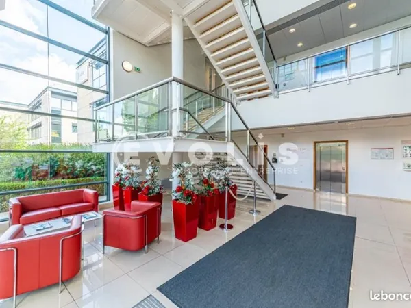 Bureau 1 524 m²