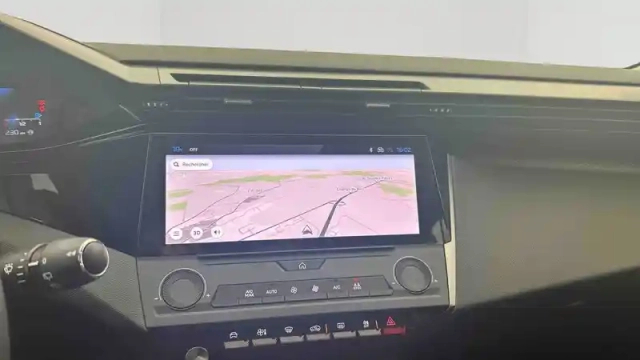 Peugeot 308 hybrid 145 e-dcs6 — photo 18