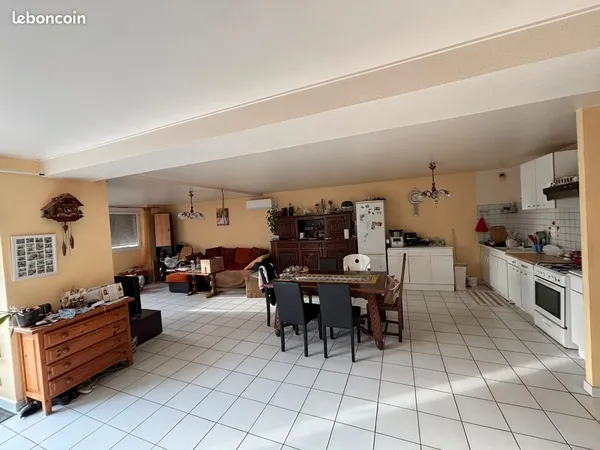 À louer - T4 lumineux à Geneuille - 960