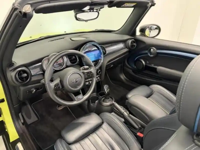 Mini Mini cabrio cooper 136ch sidewalk bva7 — photo 3