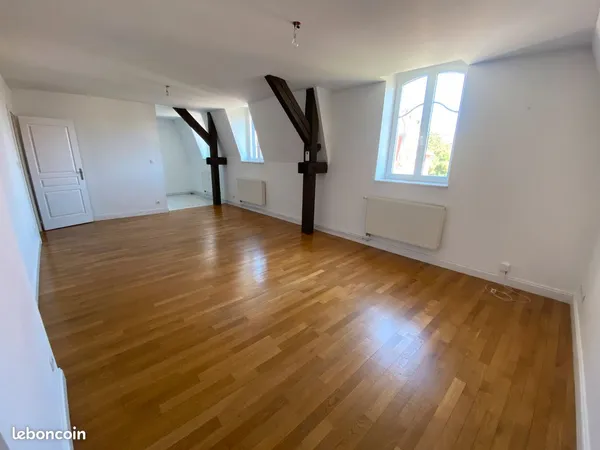 F5 METZ SAINTE THERESE proche JEAN XXIII, 20 mn Gare; Entrée, salon-séjour parquet, cuisine aménagée