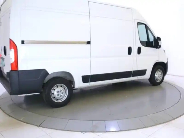 Peugeot Boxer fourgon tole 3.0 t l2h2 120 s&amp;s bvm6 — photo 11