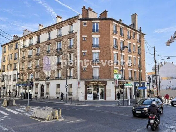 Local commercial 7 pièces 153 m²
