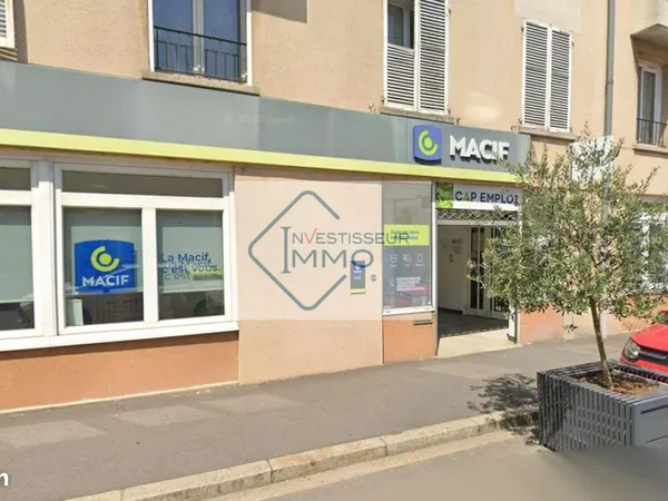 Local commercial 220 m²