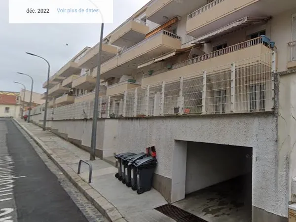 GARAGE 13 M2 dans résidence GAUTIER