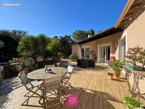 Villa 7 pièces 206 m²