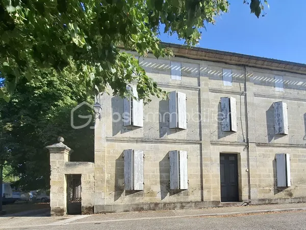 Maison 10 pièces 260 m²