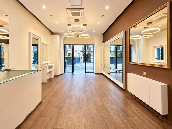 Local commercial 115 m²