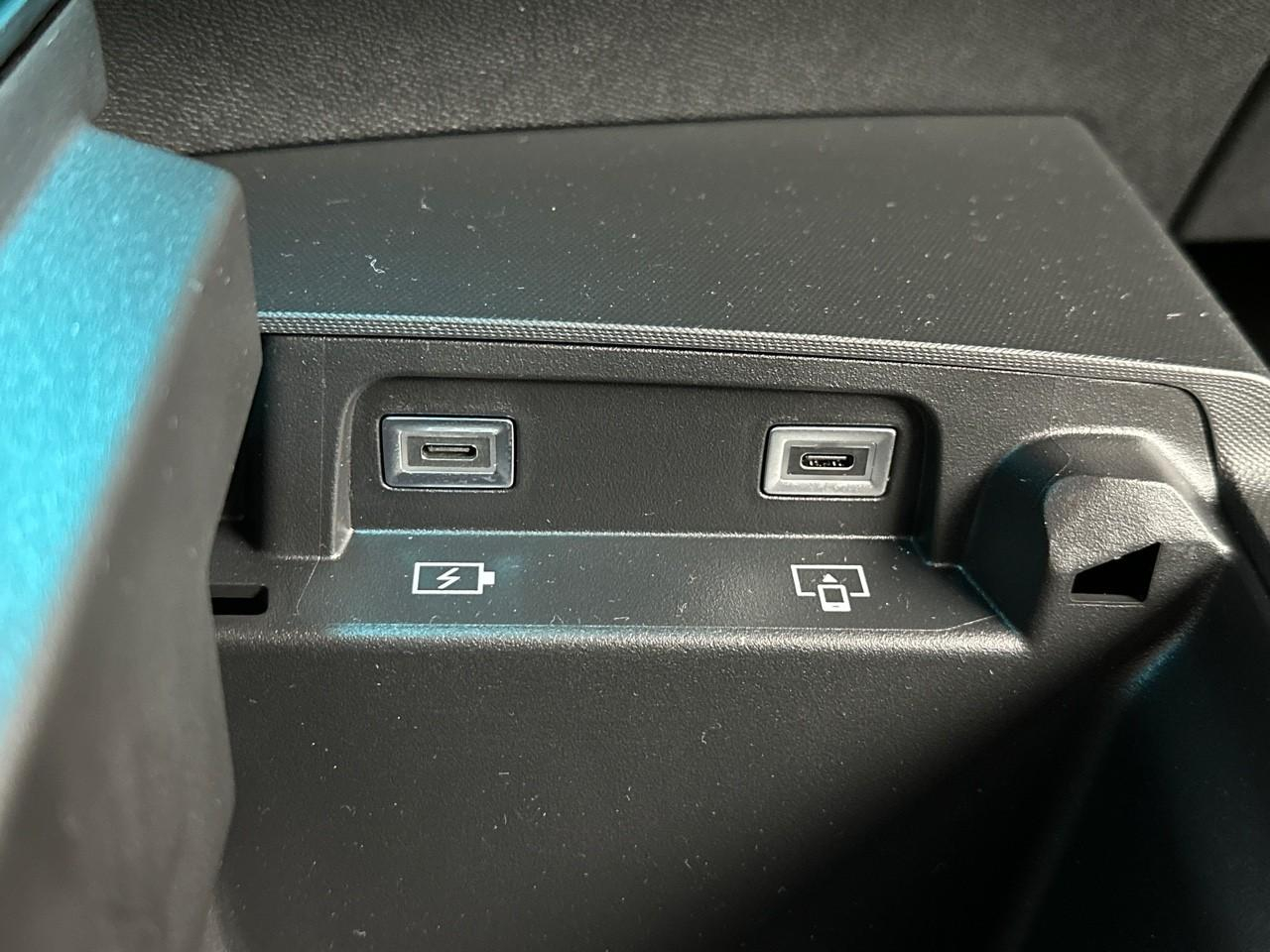 Peugeot 3008 hybrid 145 e-dcs6 gt — photo 31