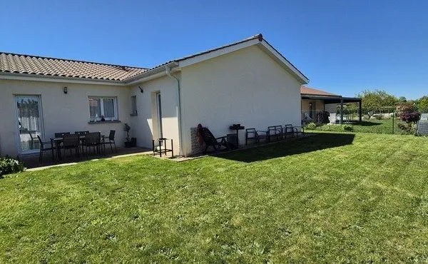 Maison récente de plain-pied au coeur de Vonnas - Confort et vie pratique