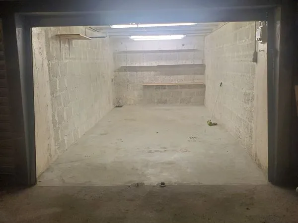 Grand garage quartier Aigle