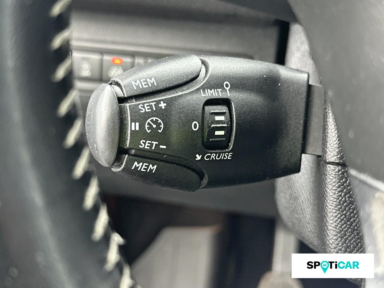 Peugeot 308 1.2 puretech 130ch &euro;6.c s&s allure — photo 18