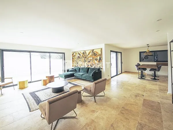 Maison 5 pièces 140 m²
