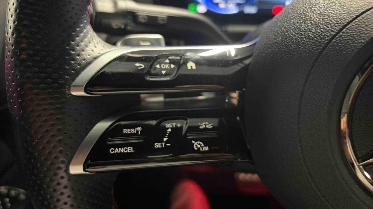 Mercedes EQA 250+ — photo 17