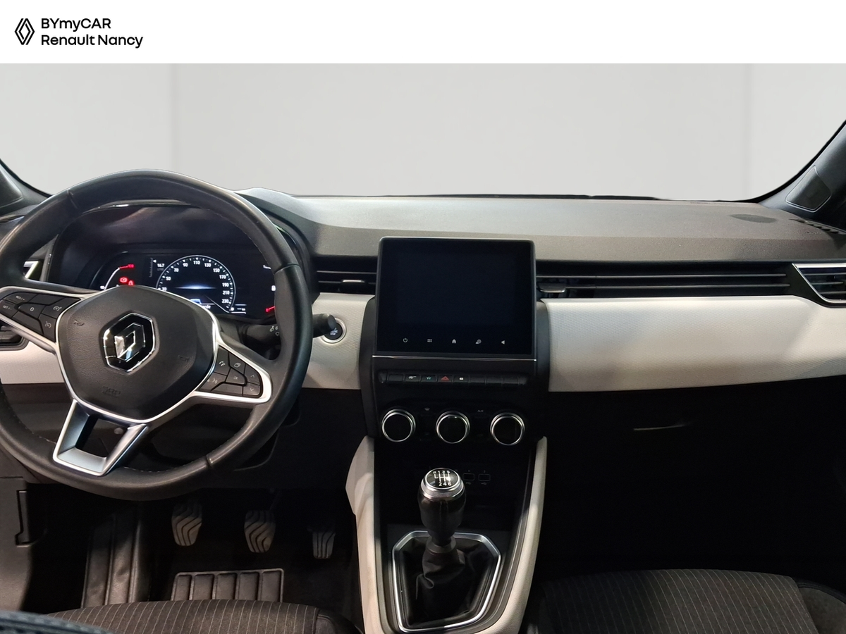 Renault Clio TCe 90 — photo 9
