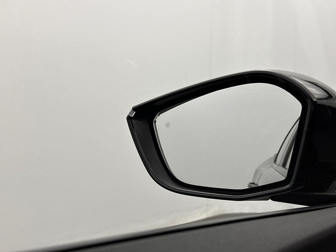 Peugeot 408 hybrid 145 e-dcs6 gt — photo 17