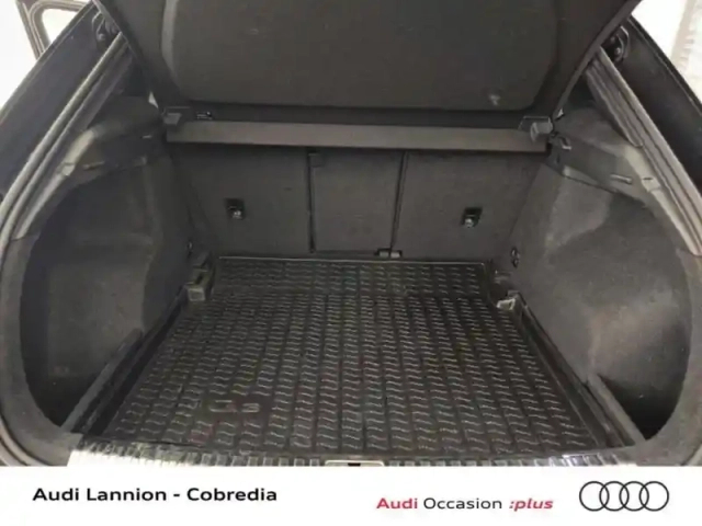 Audi Q3 35 tdi 150ch 124g s line s tronic 7 — photo 9
