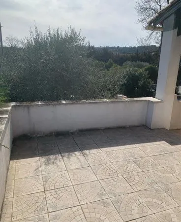 Appartement t3 meublé de 61 m2 avec terrasse, centre de de villeneuve