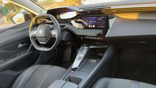 Peugeot 308 1.6 PureTech 180 Hybrid EAT8 - Allure Pack – 2022 – 42191 km – Hybride rechargeable – Boîte Automatique — photo 10