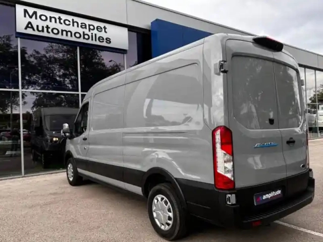 Ford Transit 2t fg pe 350 l3h2 135 kw batterie 75/68 kwh trend business — photo 6