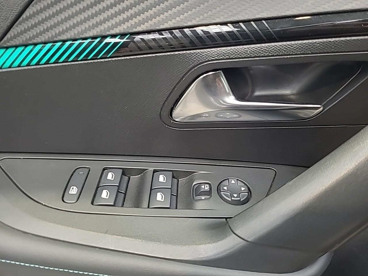 Peugeot 2008 bluehdi 130 s&s eat8 allure pack — photo 25