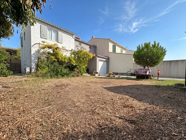 La Crau Maison T5 de 120 m² 4 chambres et jardin 345m²