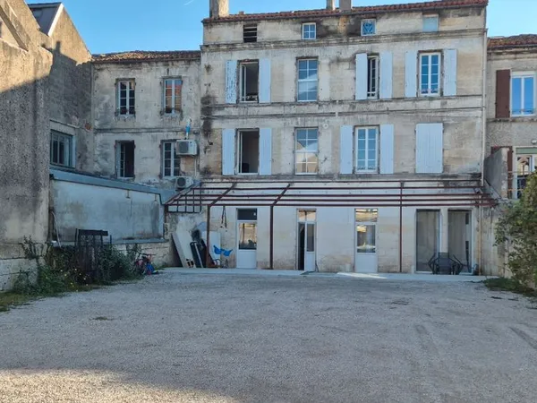 Deux appartements de 3 pièces rue de Périgueux