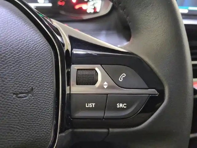 Peugeot 208 puretech 100 s&amp;s bvm6 — photo 28