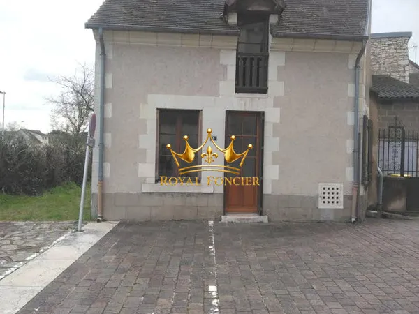 En plein centre ville de INGRANDES, proche de CHATELLERAULT