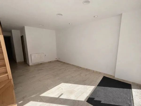 Local commercial 7 pièces 85 m²